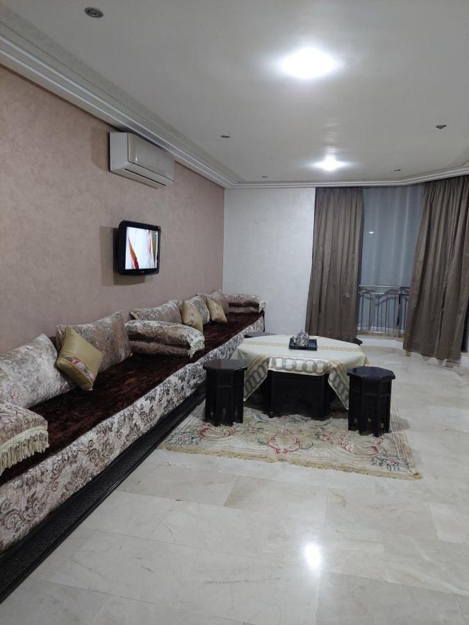 Residence La Corniche Etage 2 นาดอร์ ภายนอก รูปภาพ