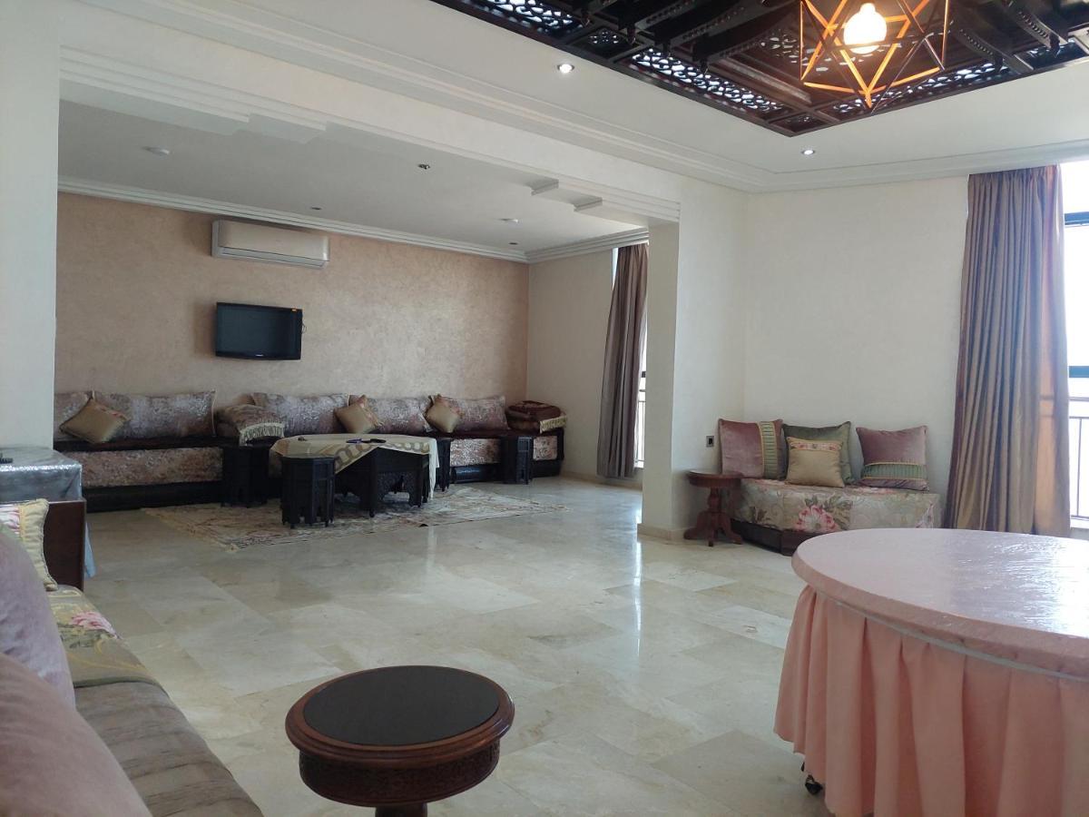 Residence La Corniche Etage 2 นาดอร์ ภายนอก รูปภาพ